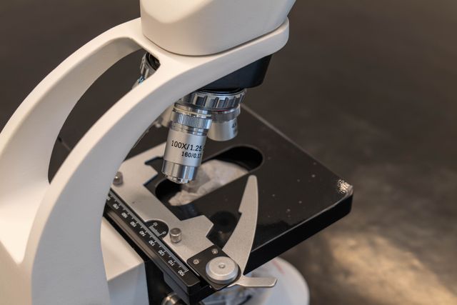 Wyposażenie nowoczesnego laboratorium – jak planować aparaturę badawczą pod konkretne zastosowania?